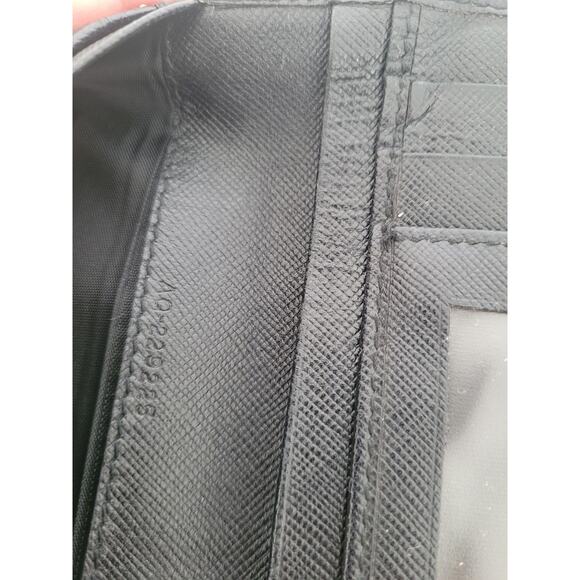 Salvatore Ferragamo Gancini Wallet Medium Tifold Black Nero Leather Designer - Picture 4 of 9